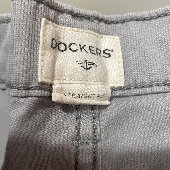 Dockers. Straight fit. - Picture 2 of 3